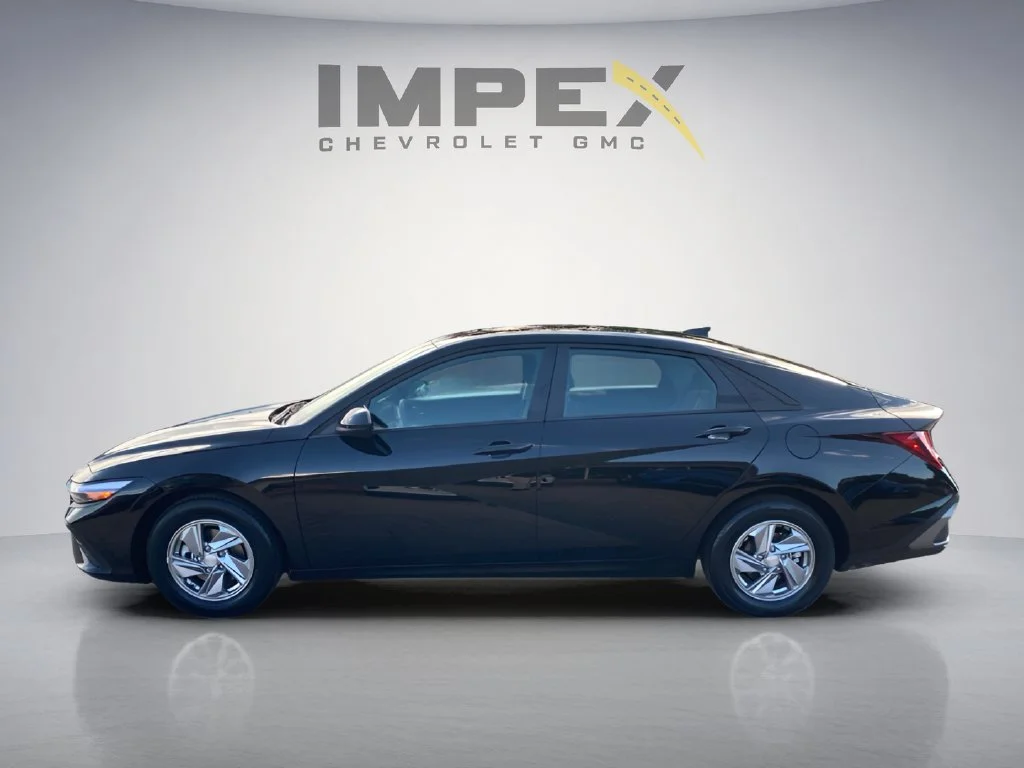 Used 2026 Black Hyundai SE image 2