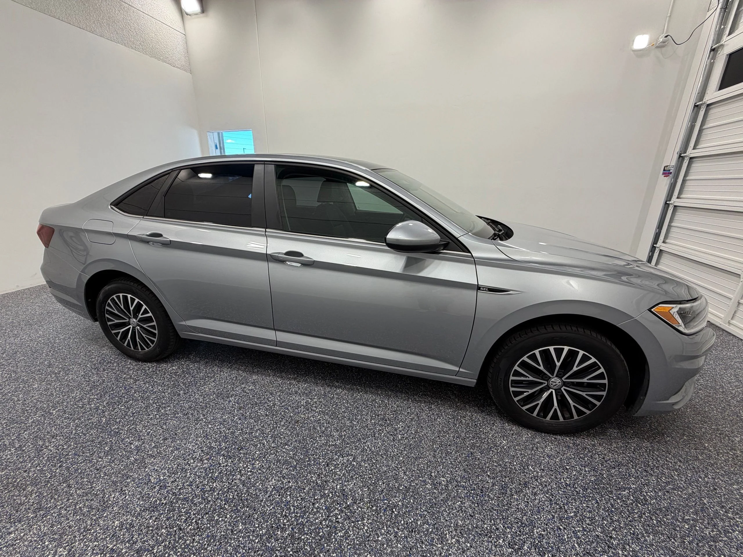 Used 2019 Silver Volkswagen SEL image 8