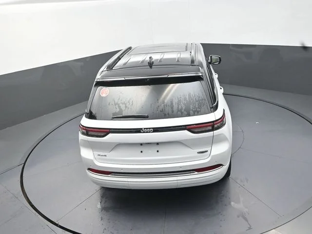 New 2026 Bright White Clear-Coat Exterior Paint Jeep Summit image 16