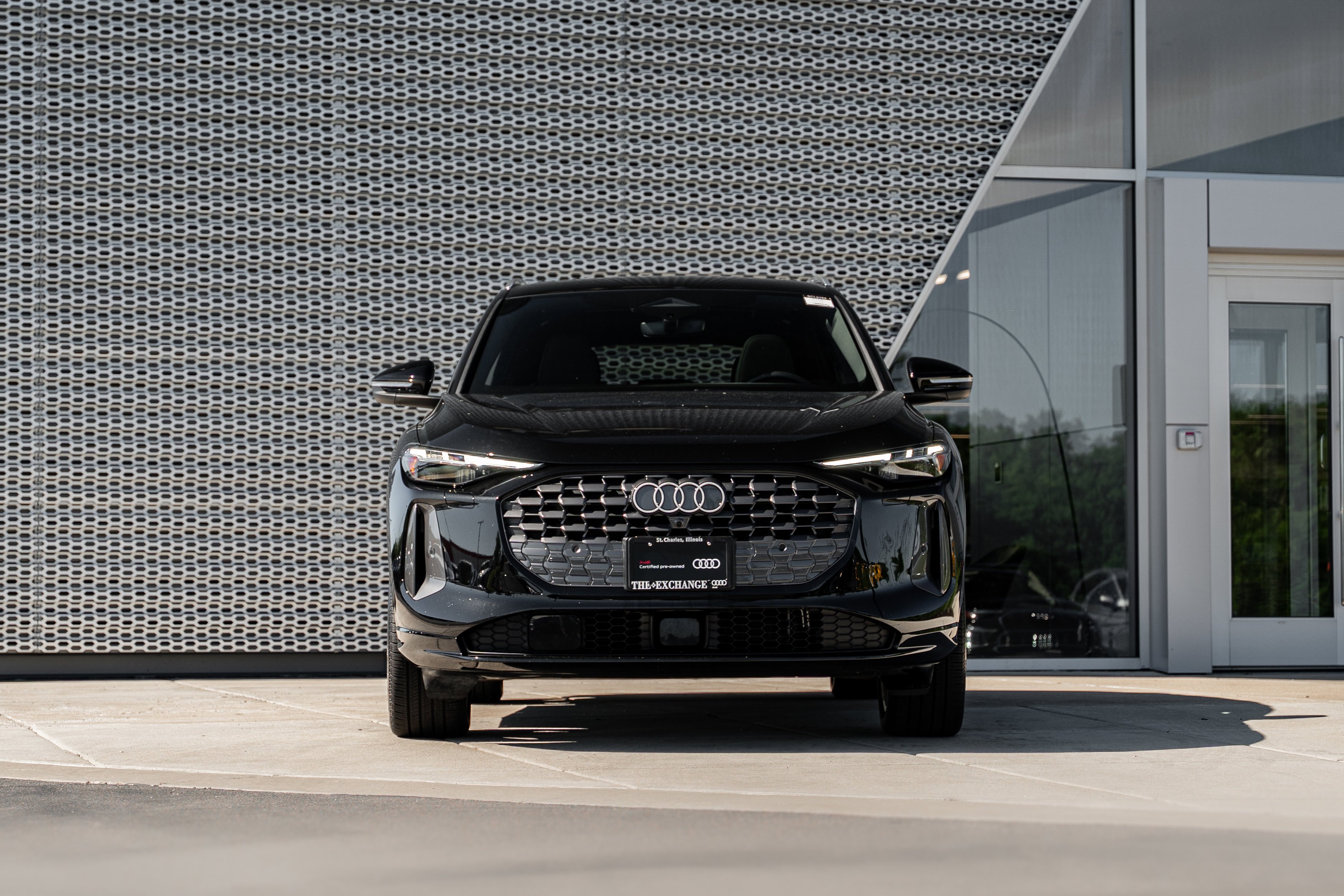 Certified Used 2025 Mythos Black Metallic Audi Premium Plus image 35