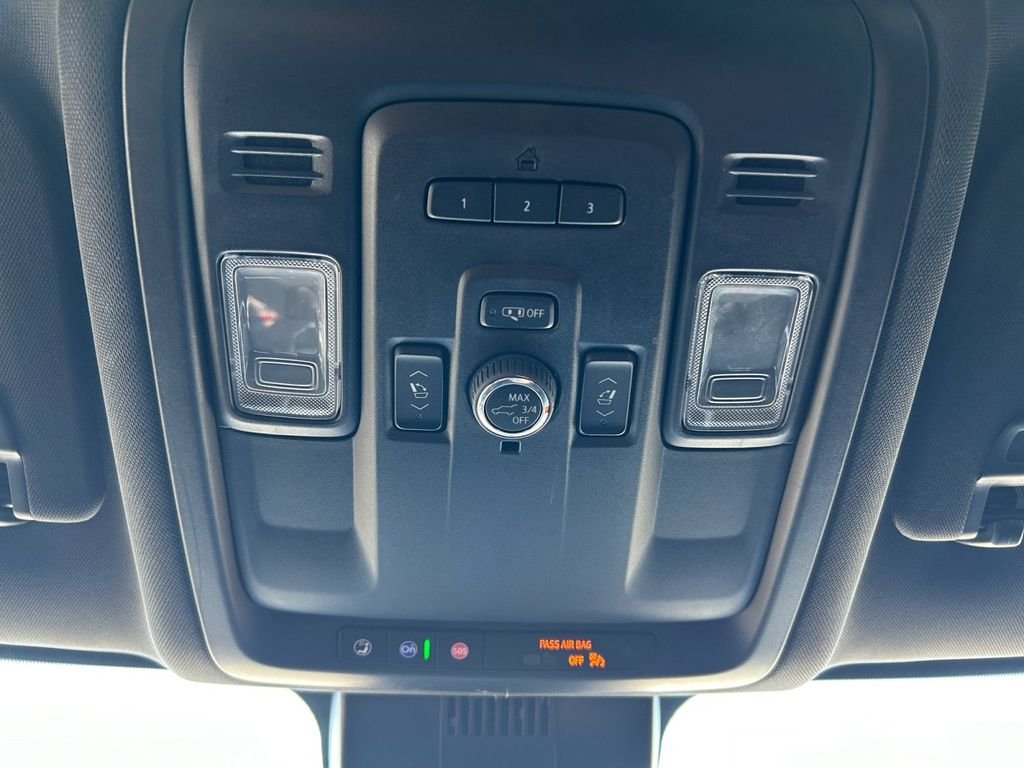 Used 2024 White Chevrolet Z71 image 29