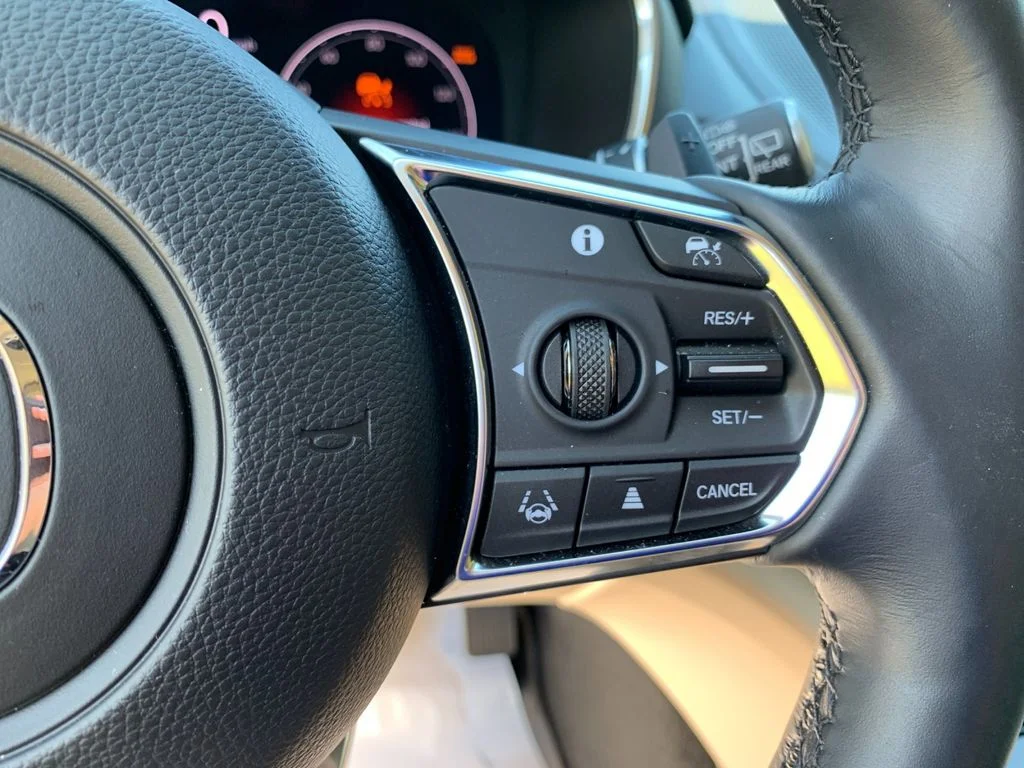 Used 2025 White Acura Base image 30