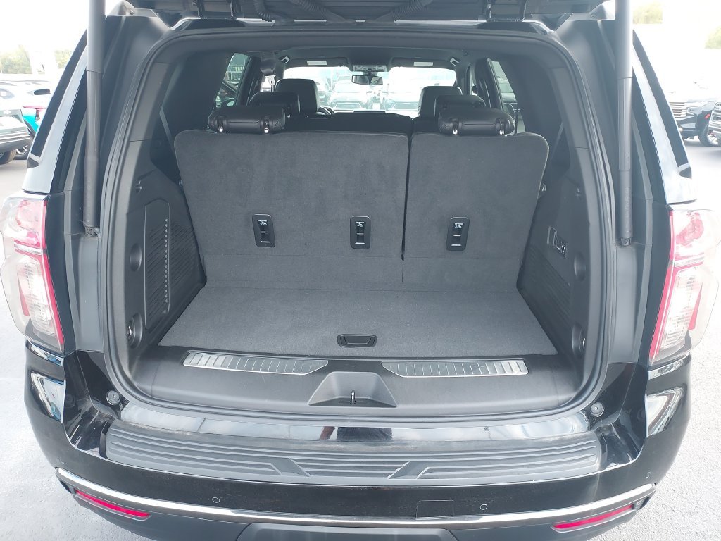 Used 2022 Black Chevrolet Z71 image 9