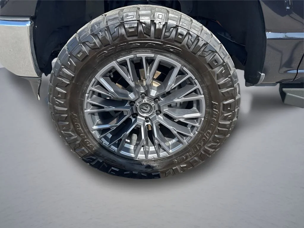 Used 2022  Ford XL image 34