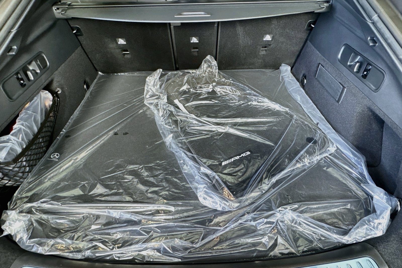 New 2027 MANUFAKTUR Moonlight White Metallic Mercedes-Benz AMG® GLC 53 image 24