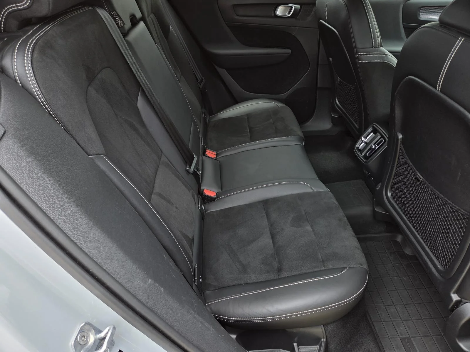 Used 2021 Glacier Silver Metallic Volvo R-Design image 37