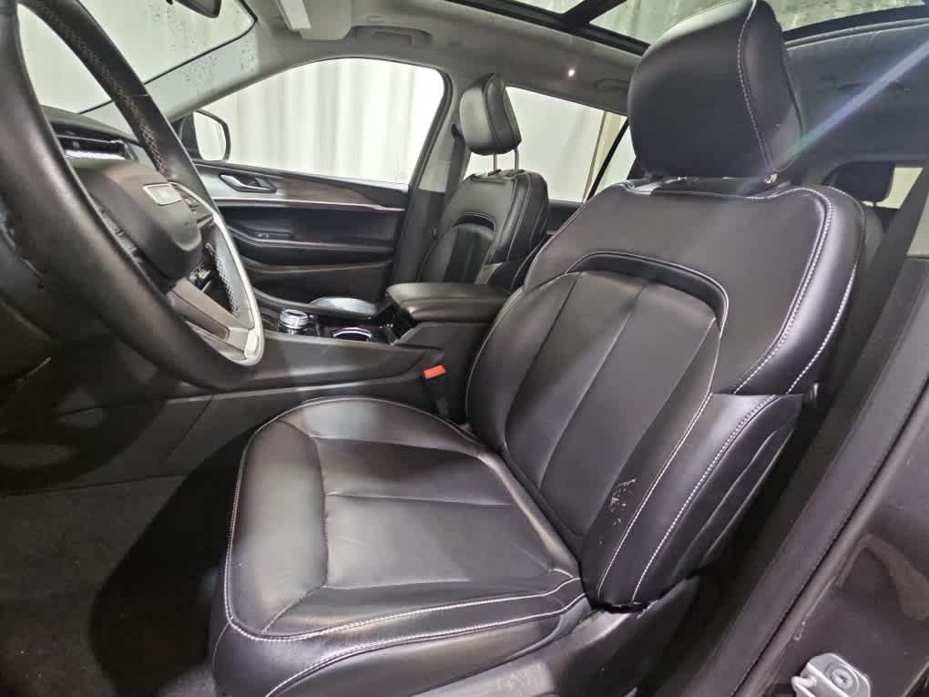 Used 2021 Metallic Jeep Limited image 12