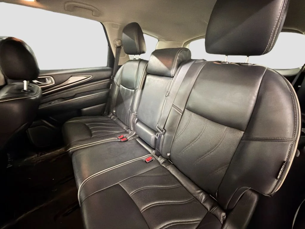 Used 2019 Liquid Platinum INFINITI LUXE image 25