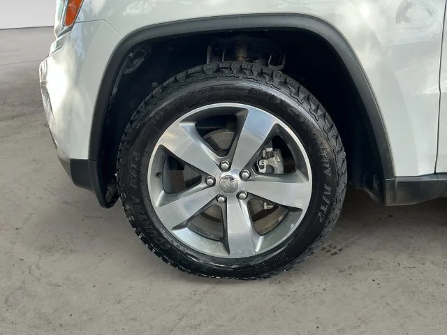 Used 2015 White Jeep Limited image 9