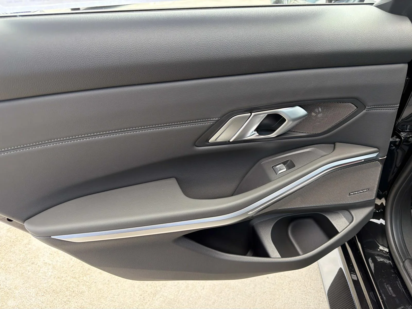 New 2027 Black Sapphire Metallic BMW Competition xDrive image 9