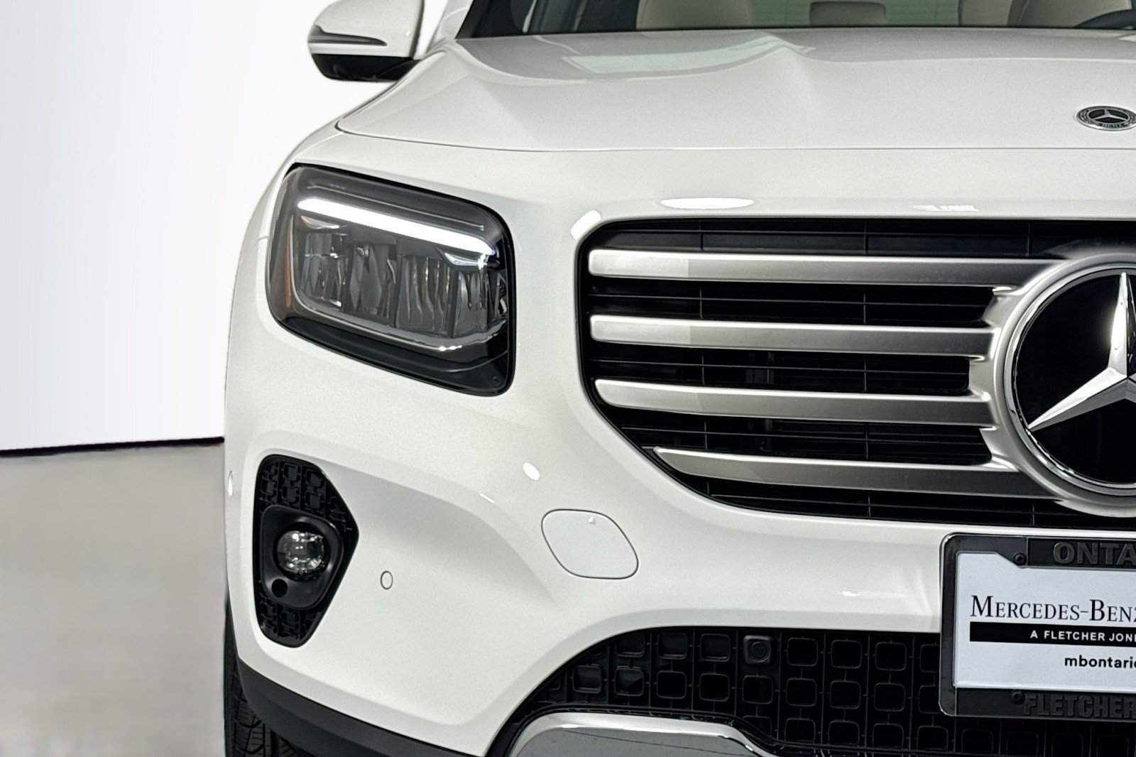 New 2026 Polar White Mercedes-Benz GLB 250 4MATIC® SUV image 13