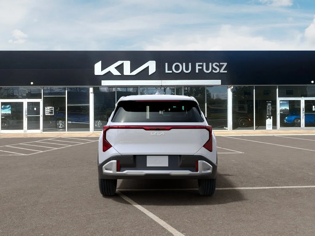 New 2027 Snow White Pearl Kia EX image 5