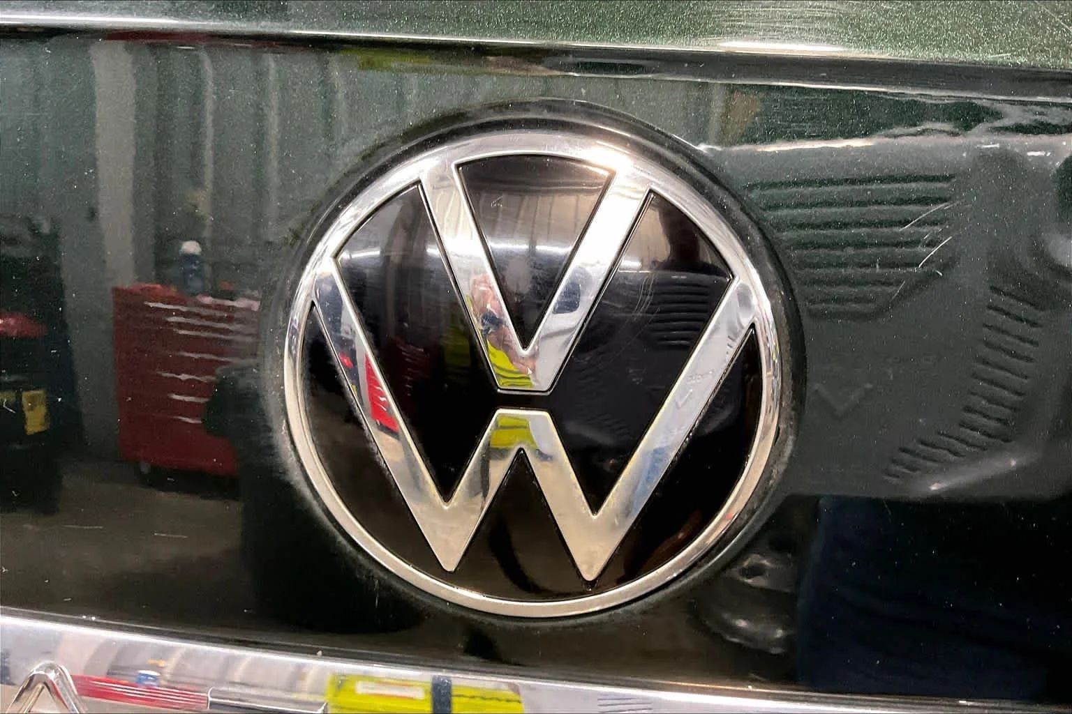 Used 2021 Racing Green Metallic Volkswagen 3.6L V6 SEL image 10