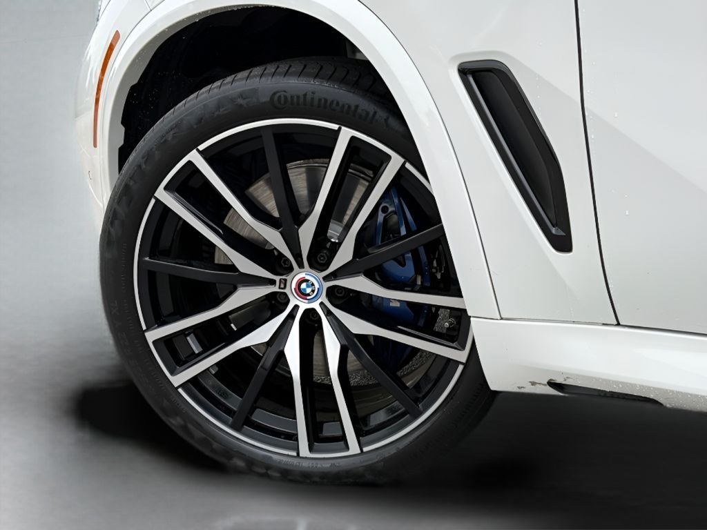Certified Used 2022 Alpine White BMW M50i image 9