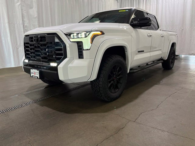 New 2026 Ice Cap Toyota  Limited image 25