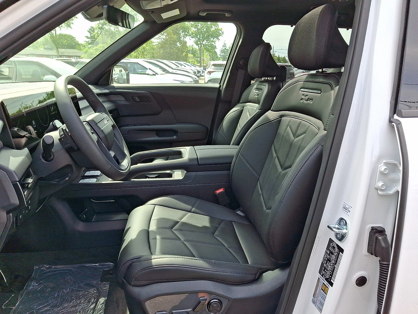 New 2027 Glacial White Pearl Kia X-PRO SX image 6