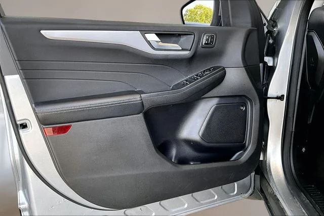 Used 2023 Silver Ford Platinum image 17