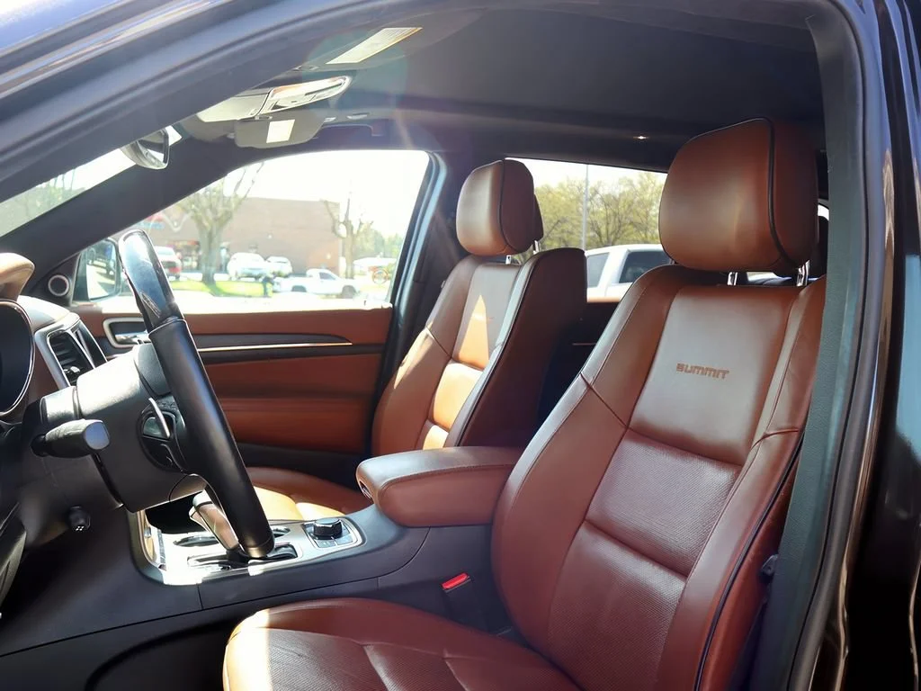 Used 2017 Luxury Brown Pearl Jeep Summit image 13