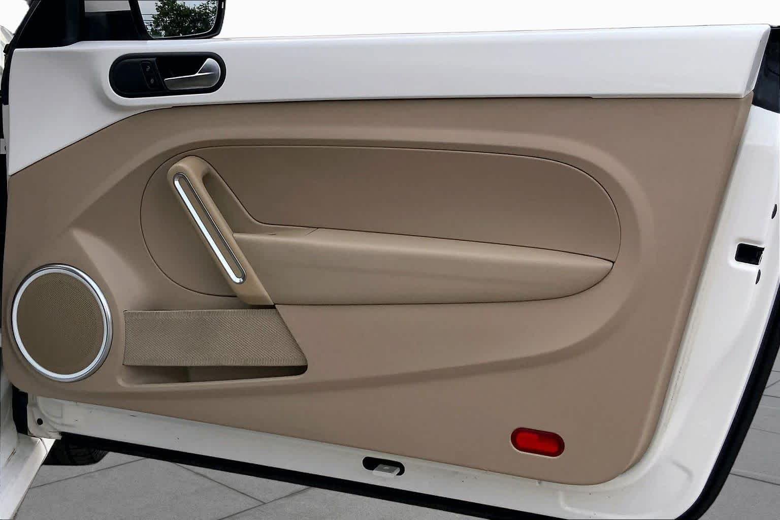 Used 2014 Candy White Volkswagen 2.5L image 19