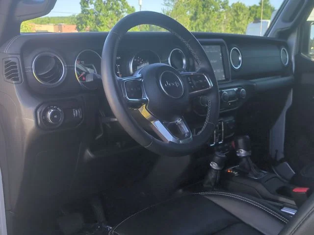 Used 2023 Silver Jeep Sahara image 20