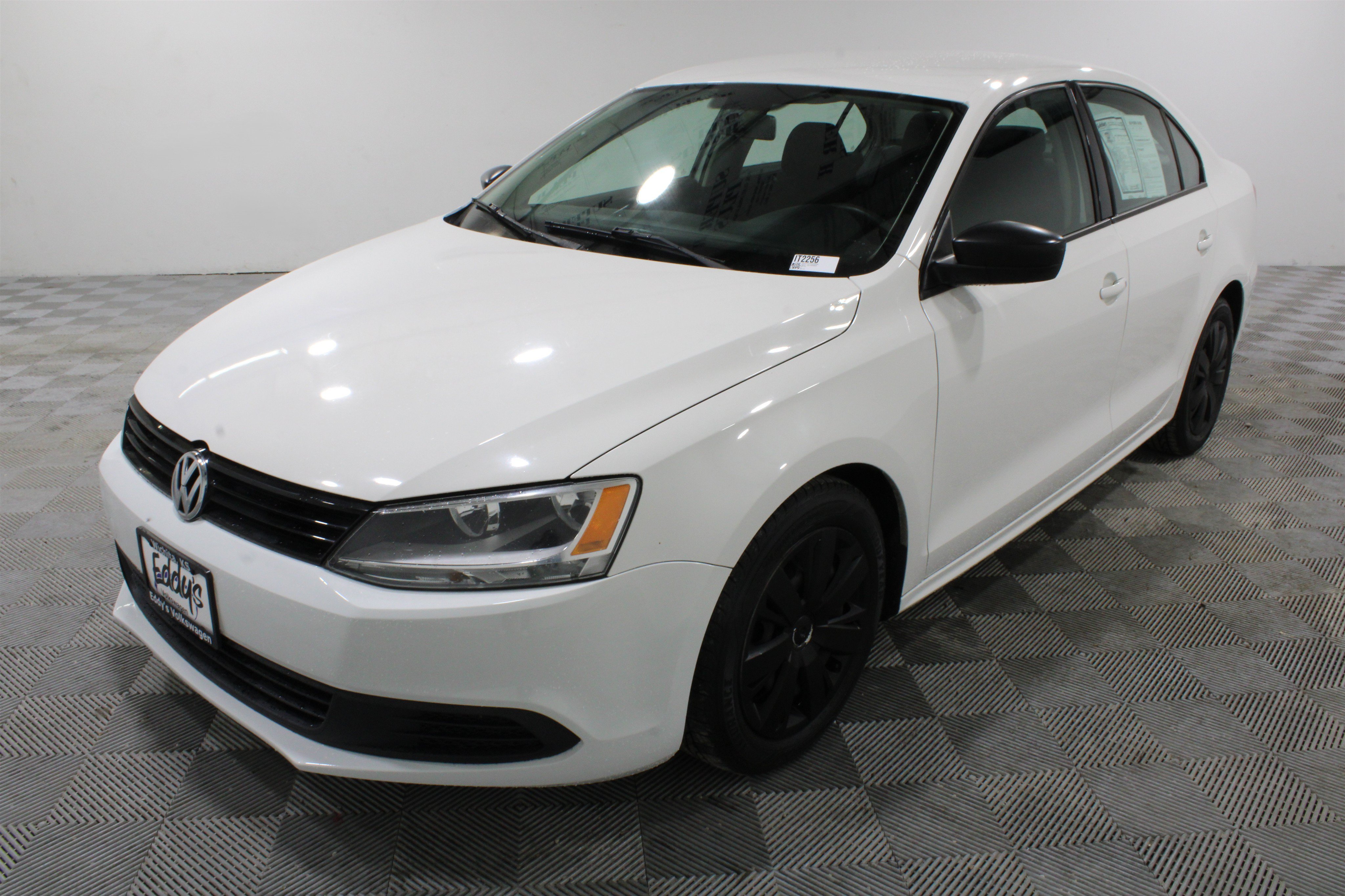 Used 2012 Candy White Volkswagen S image 25