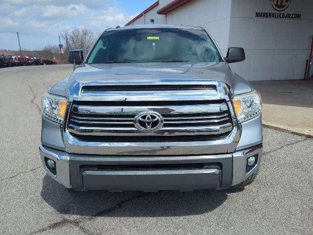 Used 2016 Silver Toyota SR5 image 3