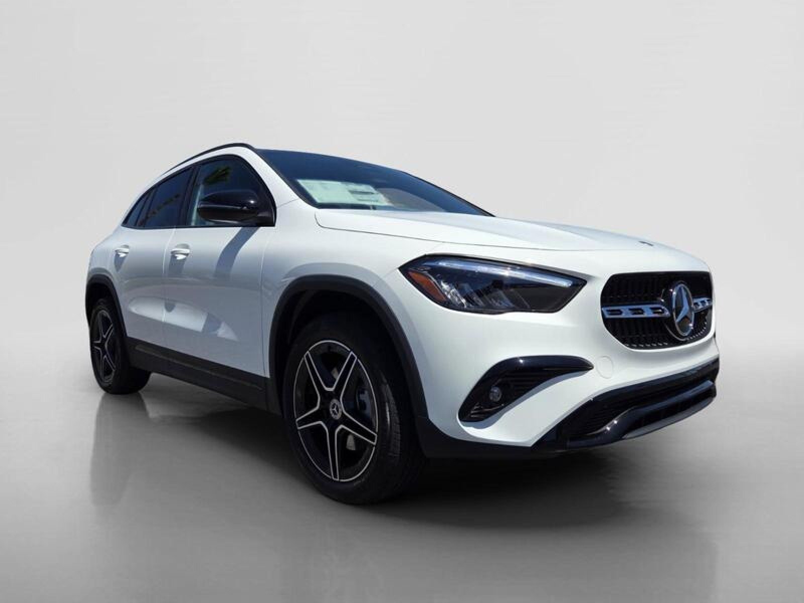 New 2026 Polar White Mercedes-Benz GLA 250 SUV image 7