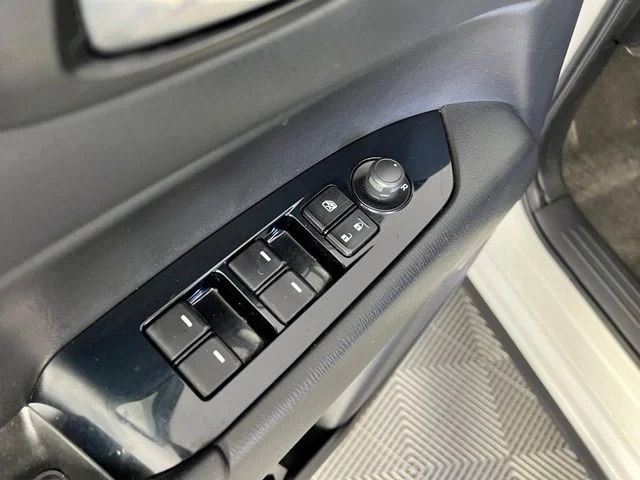 Used 2018 White Mazda Touring image 16