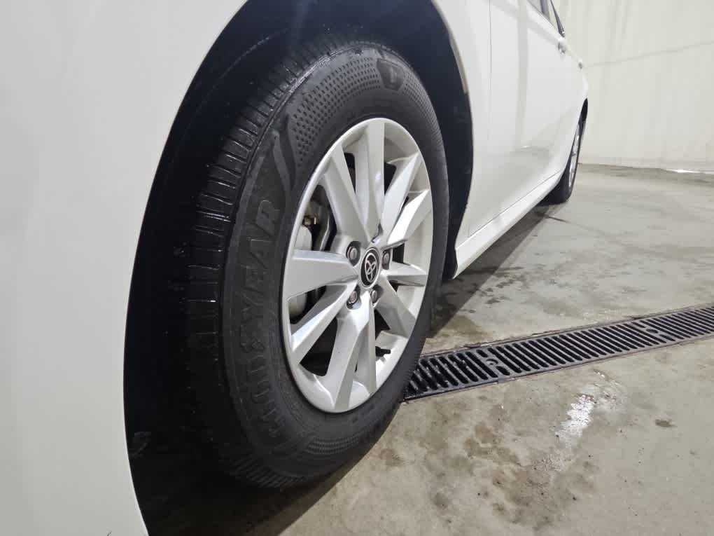 Used 2025 Ice Cap Toyota LE image 10