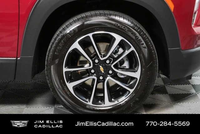 Used 2025 Crimson Metallic Chevrolet LT image 33