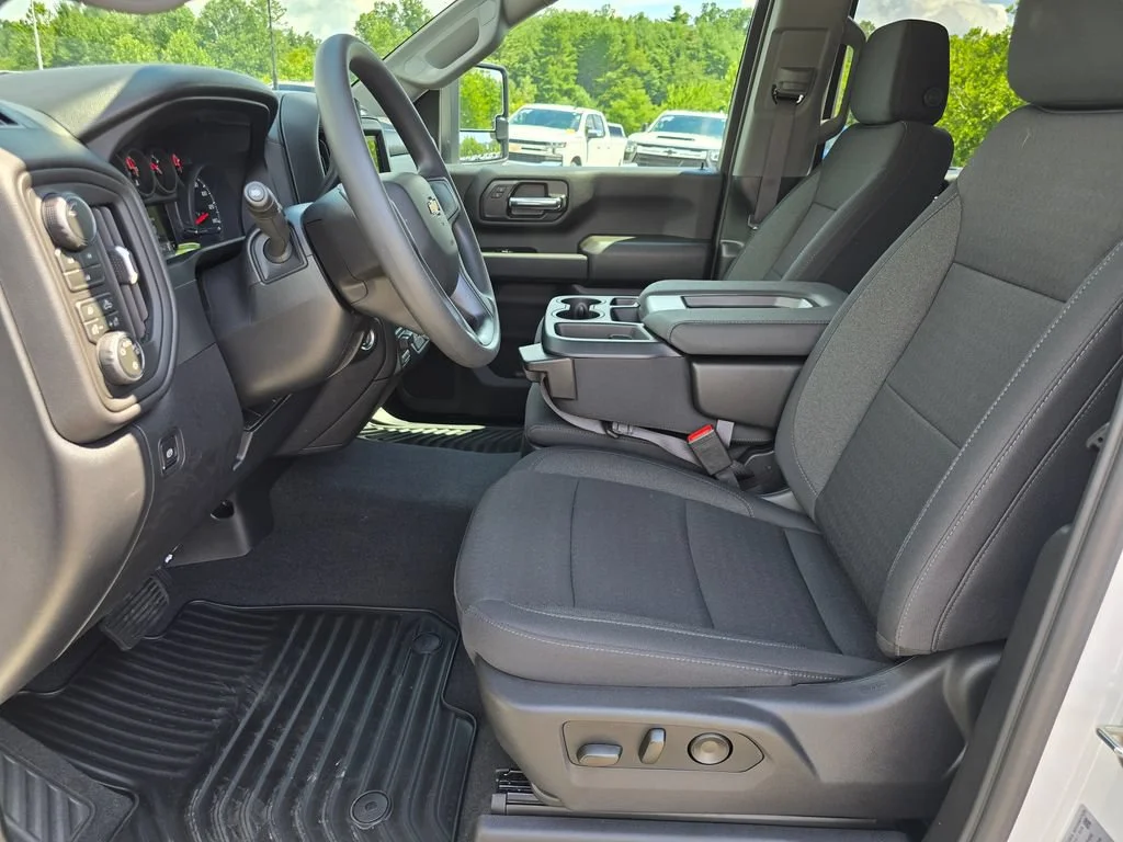 2026 Chevrolet Silverado 2500 HD Custom - Photo 4