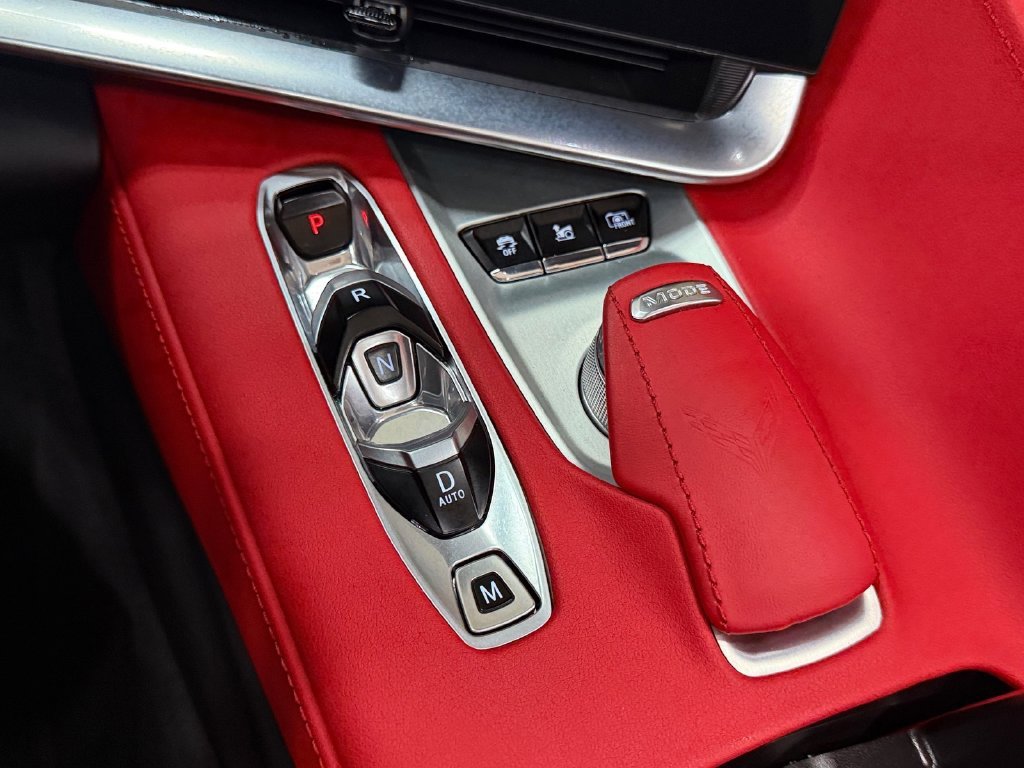 Used 2024 White Chevrolet Stingray image 21