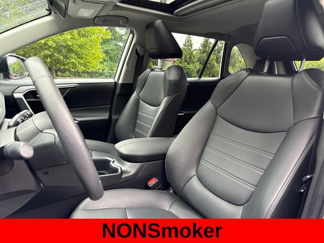 Used 2025 Beige Toyota XLE Premium image 14