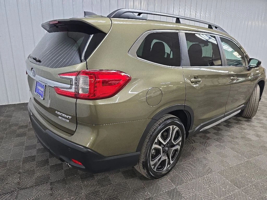 Used 2025 Green Metallic Subaru Limited image 10