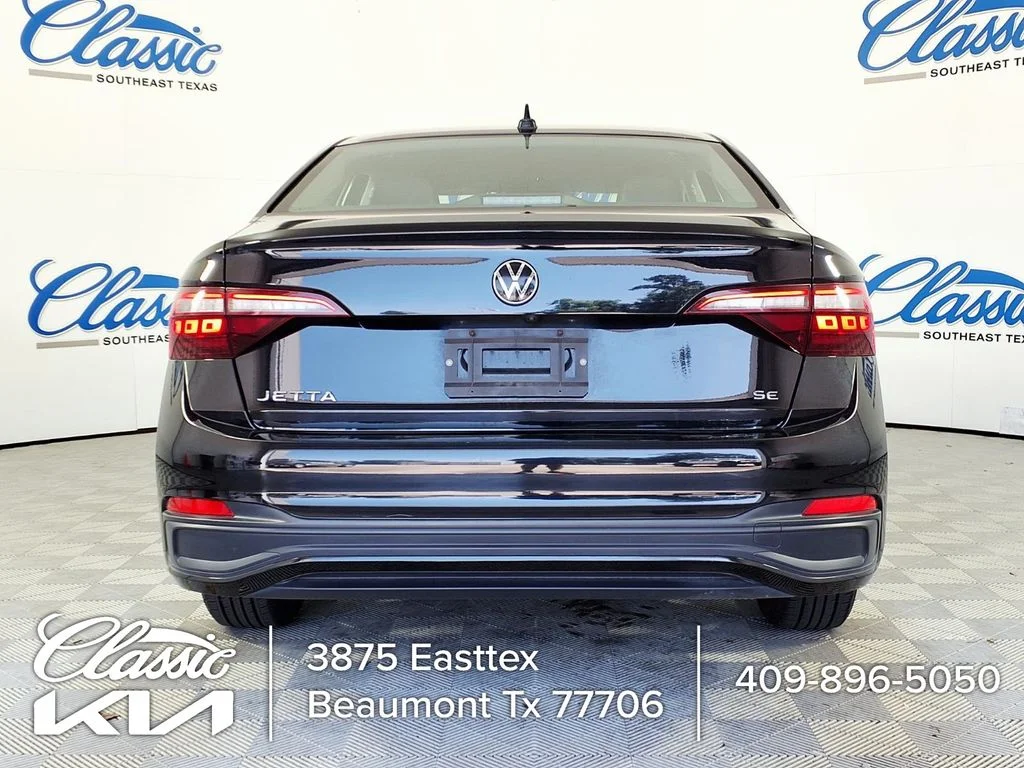 Used 2024  Volkswagen 1.5T SE image 4