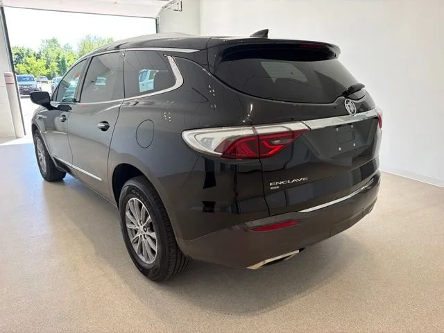 Used 2024 Ebony Twilight Metallic Buick Essence image 4