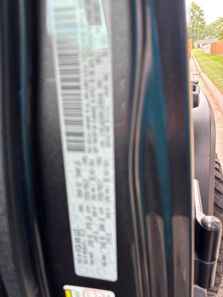 Used 2017 Gray Jeep Unlimited Sport image 35