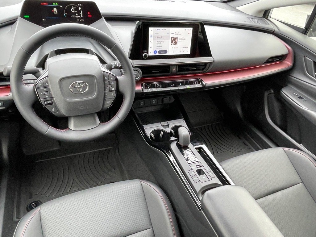 2026 Toyota Prius Plug-in Hybrid XSE - Photo 7