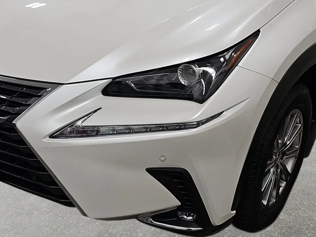 Used 2019 White Lexus 300h image 33