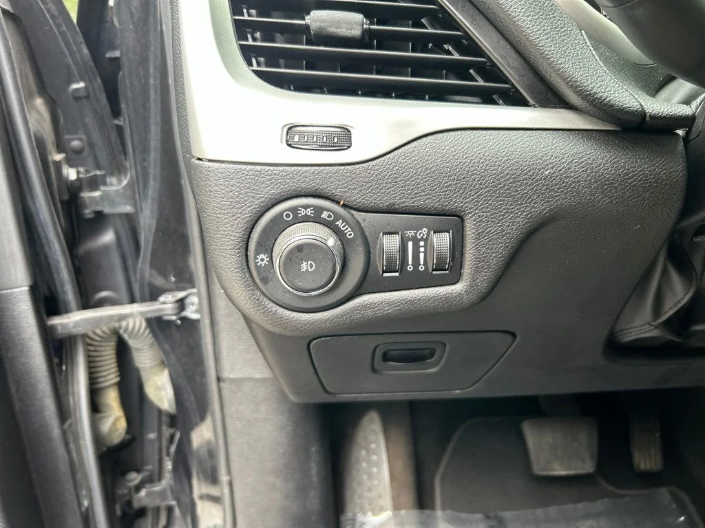 Used 2016 Black Jeep Latitude image 24