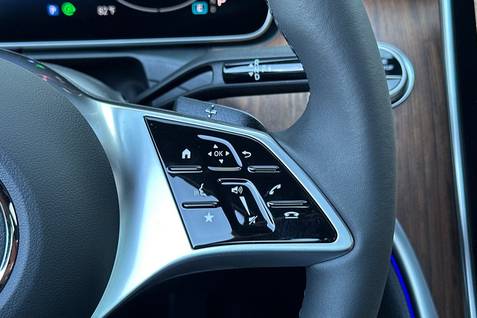 New 2025 Polar White Mercedes-Benz C 300 image 29