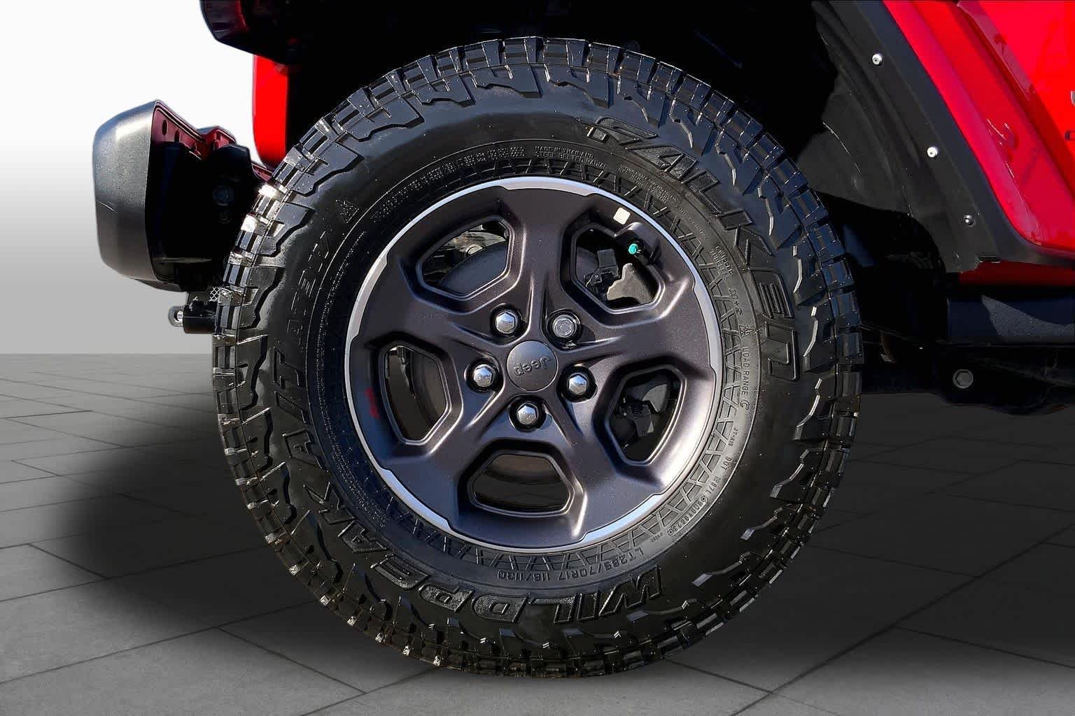 Certified Used 2023 Firecracker Red Clearcoat Jeep Rubicon image 11