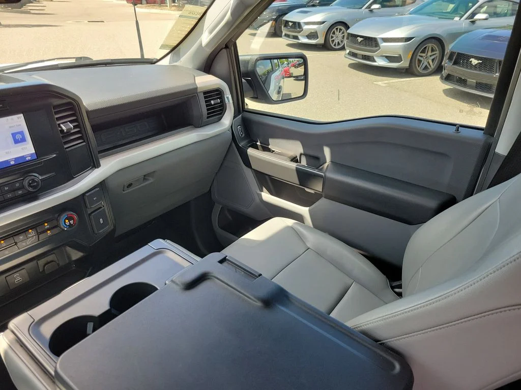 Used 2023 Oxford White Ford XL image 12