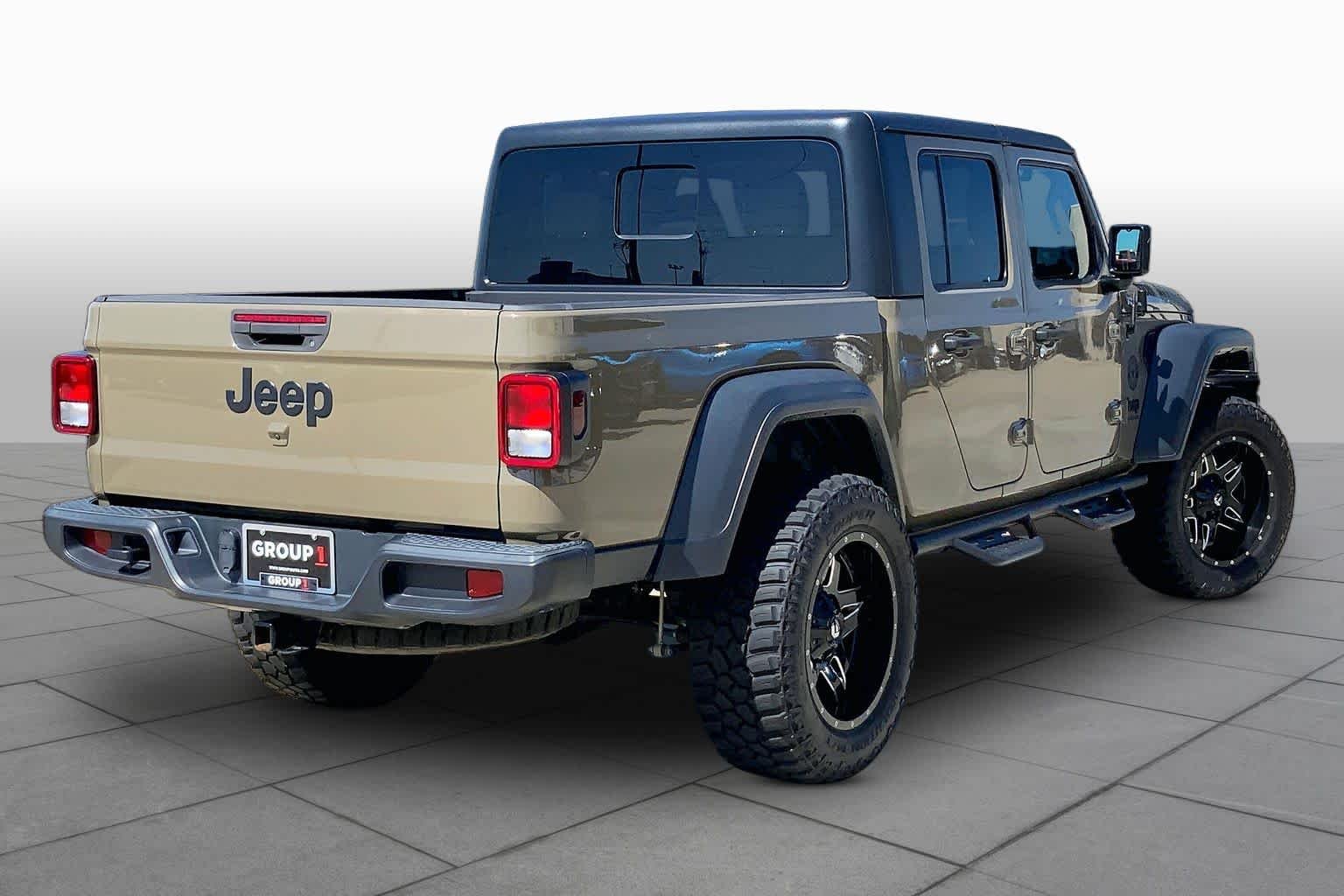 Used 2020 Gator Clearcoat Jeep Sport S image 12