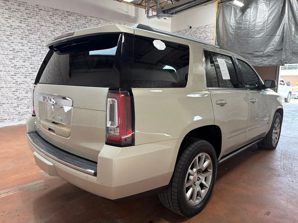 Used 2016 Sparkling Silver Metallic GMC Denali image 7