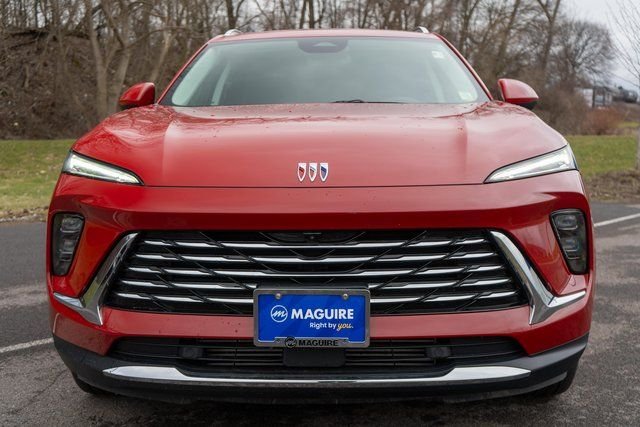 Used 2025 Red Buick Preferred image 3