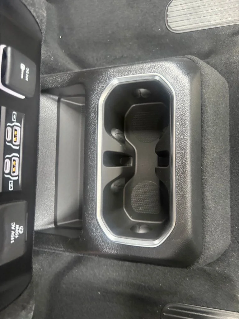 New 2026 Silver-Zynith Exterior Paint Jeep 85th Anniversary Edition image 38