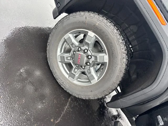New 2026 Onyx Black GMC SLT image 30