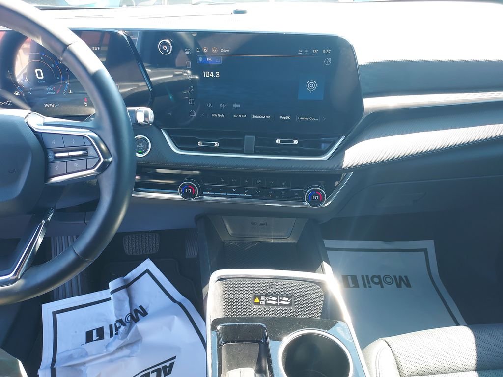 Used 2025 Gray Chevrolet LT image 20