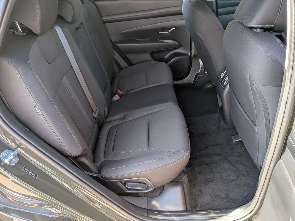 Used 2026 Green Hyundai SEL image 28